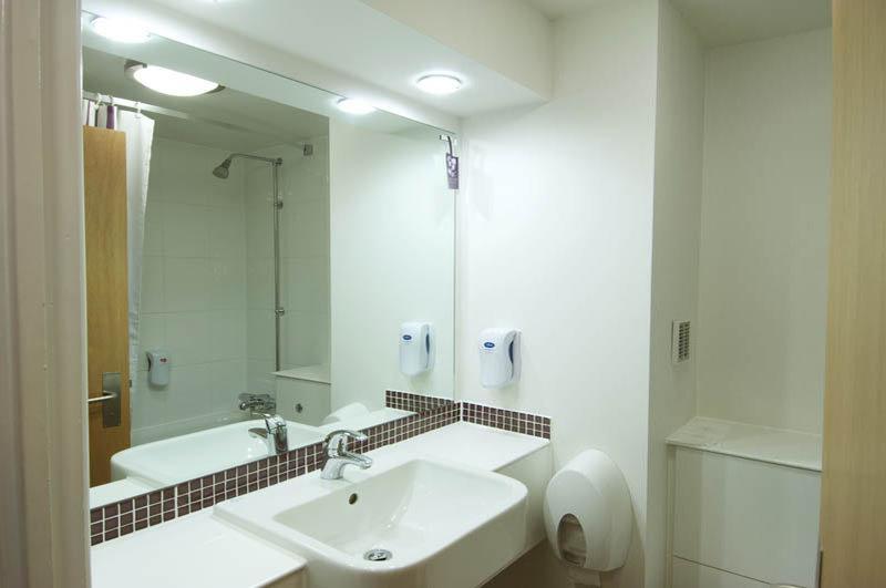 Premier Inn Milton Keynes Central 외부 사진